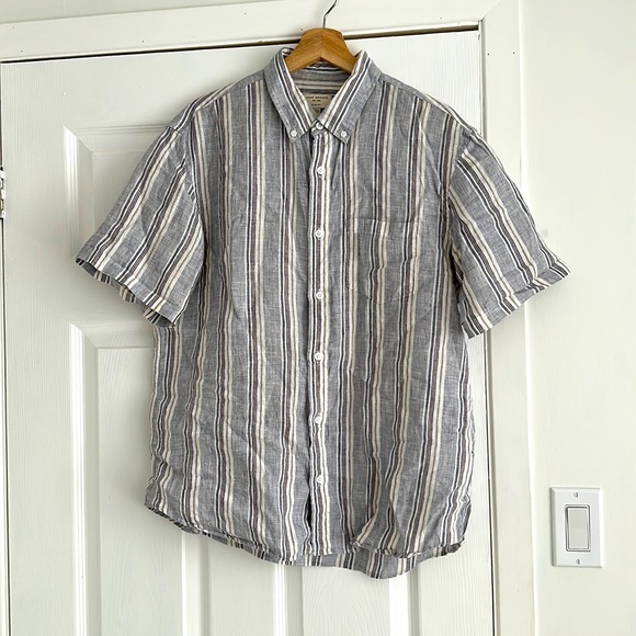 Club Monaco Other - Club Monaco Men’s 100% short sleeve linen button down